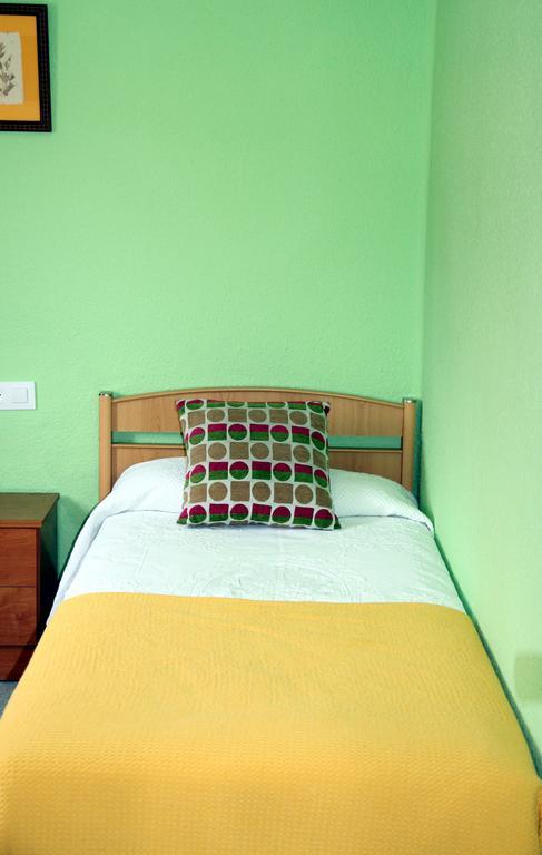 Hostal Asturias Hotel Jarilla Екстериор снимка