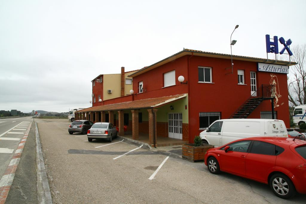 Hostal Asturias Jarilla Екстериор снимка